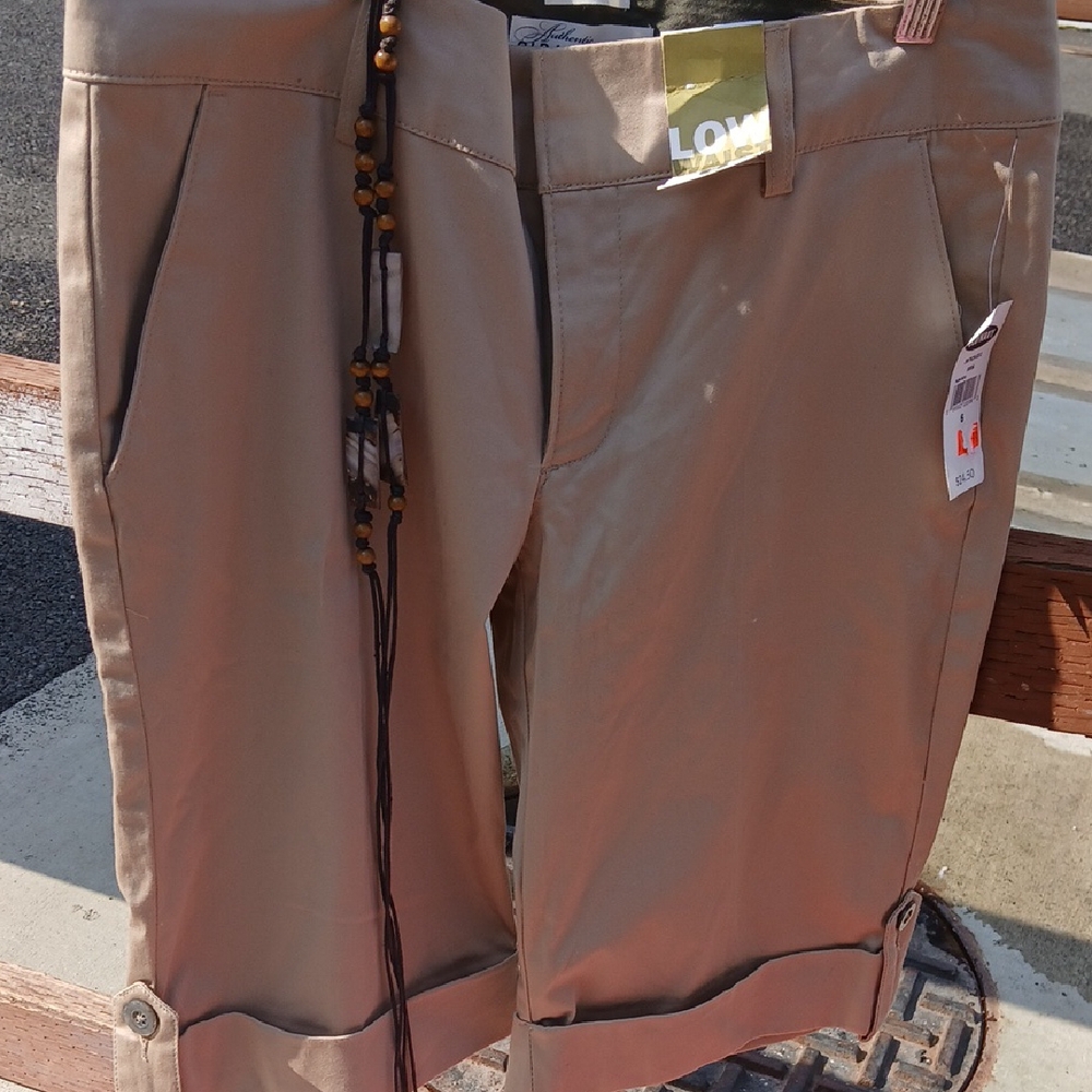 Old Navy Long Tan Shorts Button Accent And Beaded Belt New With Tags.size 6